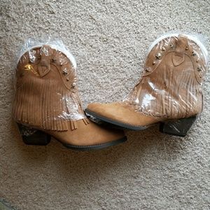 Very Volatile Fringe boots